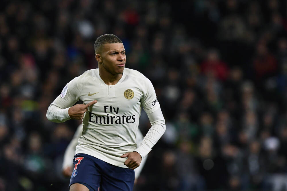 鹰击-19空射版登场，能塞进歼-36弹舱，让宙斯盾CPU烧干